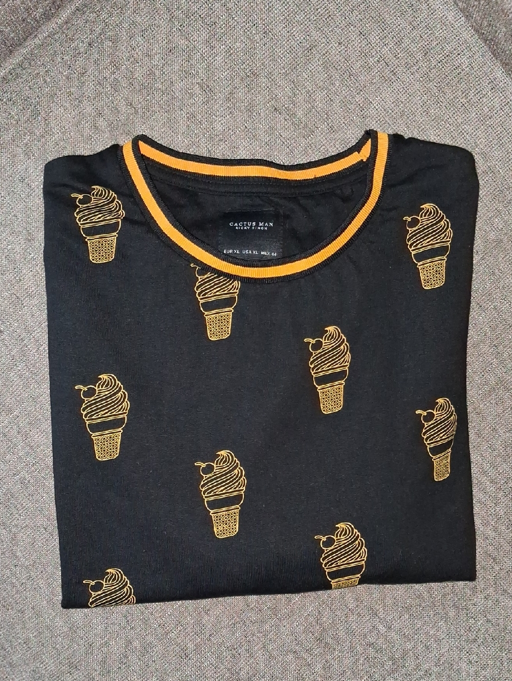 Ricky Singh Cactus Man Ice Cream Cone Short Sleeve Crewneck T Shirt Size XL Mens